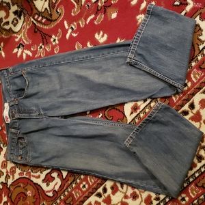 Great condition! Levis Reg size 18 W29 L29